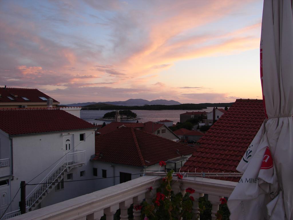 Apartma Curin *